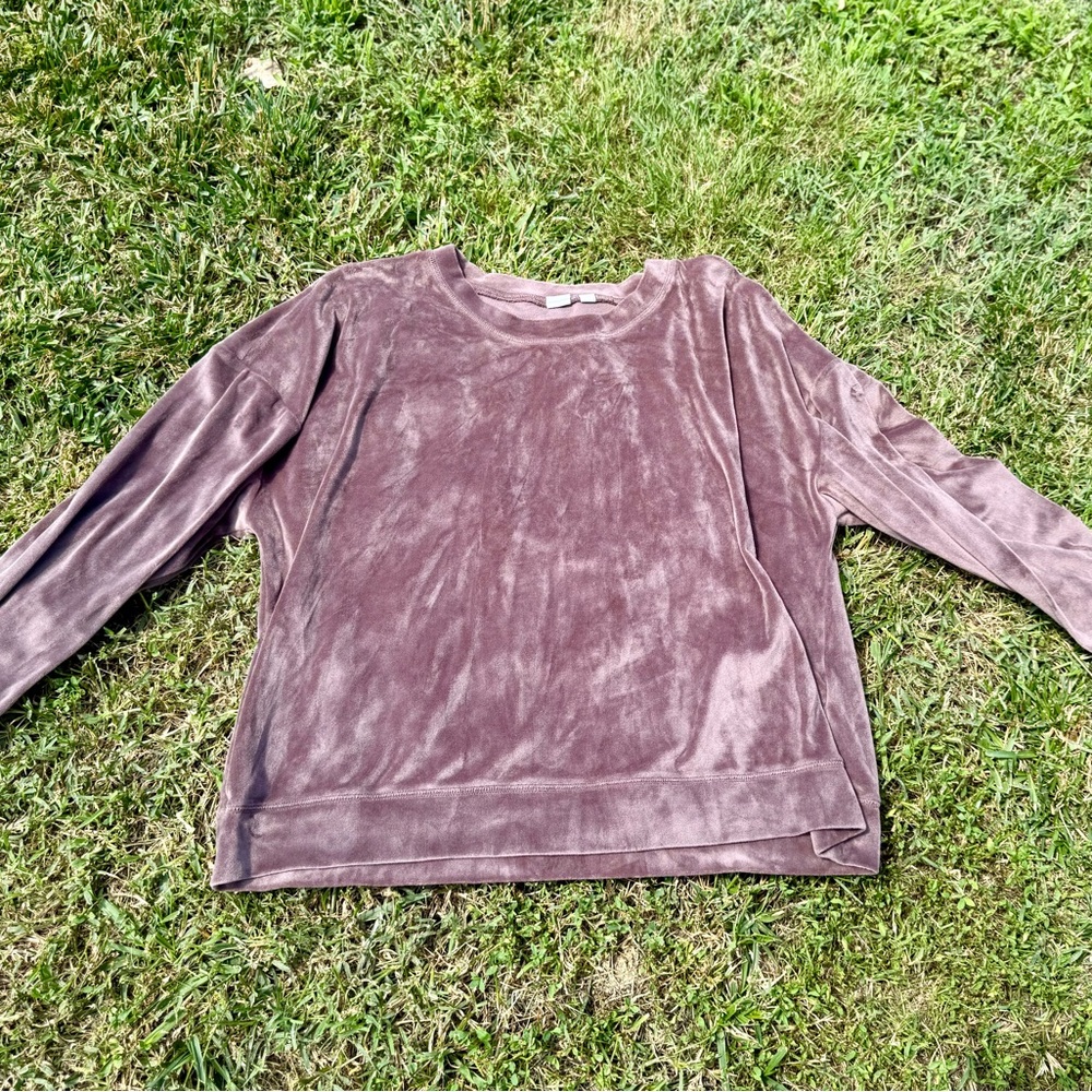 GAP Velvet Long Sleeve Top in Dusty Brown
